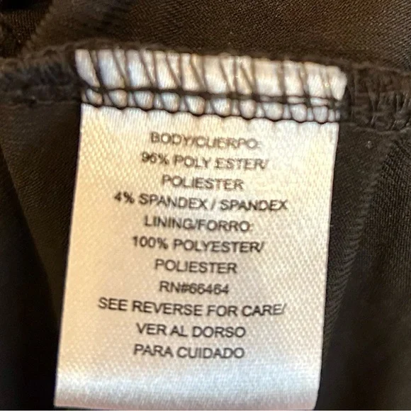 **HOST PICK** Black and white textured design size 10 - Picture 4 of 7